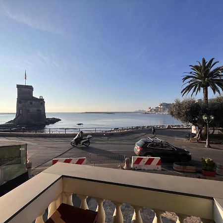 Welcome Riviera - Al Castello-Vista Mare -Romantico E Centrale A 20 Metri Dal Mare-Toll Parking At 15 Euro Per Day To Be Booked In Advance -Subject To Availability Rapallo Exterior foto