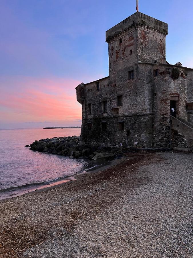 Welcome Riviera - Al Castello-Vista Mare -Romantico E Centrale A 20 Metri Dal Mare-Toll Parking At 15 Euro Per Day To Be Booked In Advance -Subject To Availability Rapallo Exterior foto