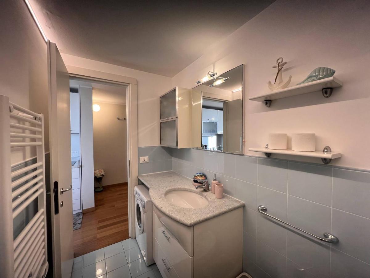 Welcome Riviera - Al Castello-Vista Mare -Romantico E Centrale A 20 Metri Dal Mare-Toll Parking At 15 Euro Per Day To Be Booked In Advance -Subject To Availability Rapallo Exterior foto