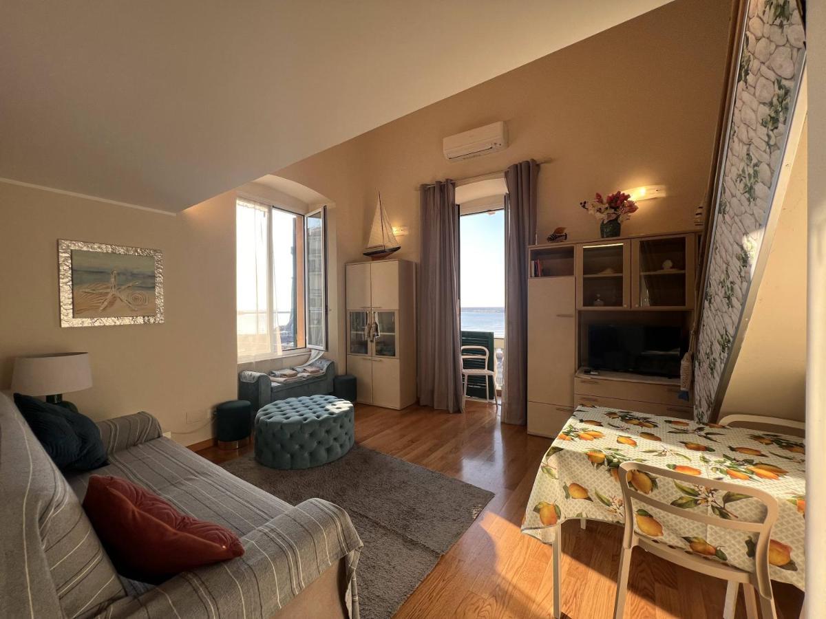 Welcome Riviera - Al Castello-Vista Mare -Romantico E Centrale A 20 Metri Dal Mare-Toll Parking At 15 Euro Per Day To Be Booked In Advance -Subject To Availability Rapallo Exterior foto
